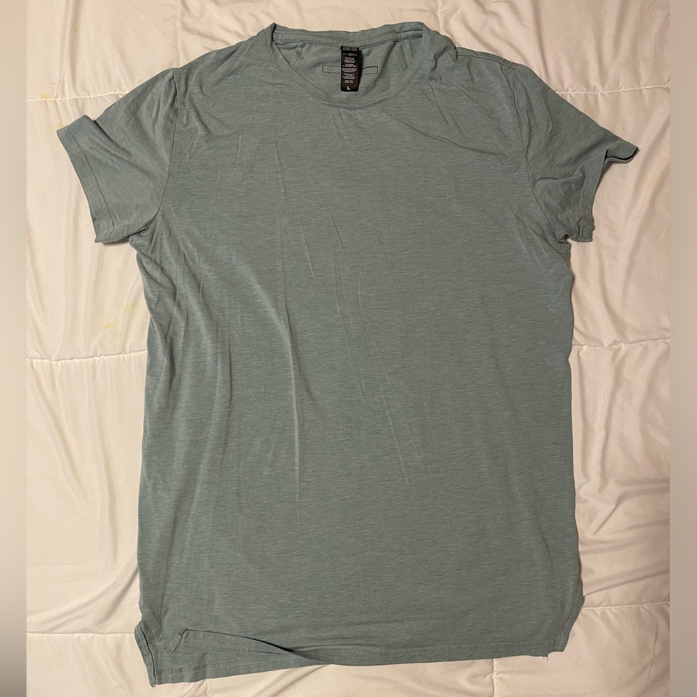 Alphalete tshirt